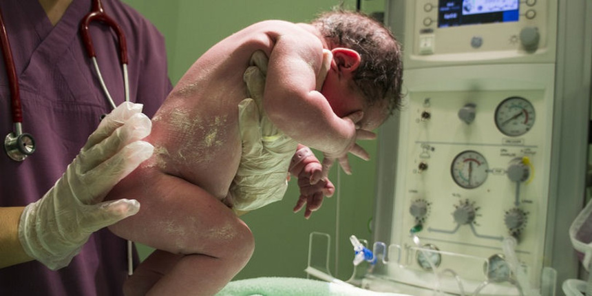 &bdquo;Die Regierung stellt Minderheitenw&uuml;nsche von Erwachsenen &uuml;ber das Kindeswohl&ldquo;