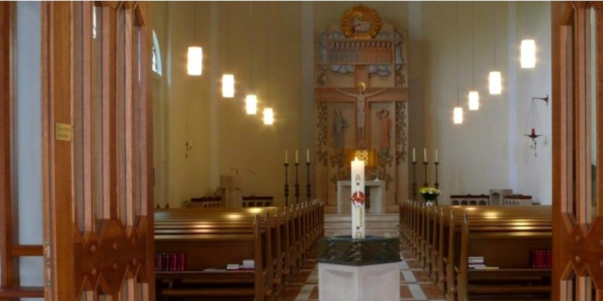 St. Michael/Emden: Kirchenbänke verscherbeln, dafür aber neue Stühle für die Kirche kaufen